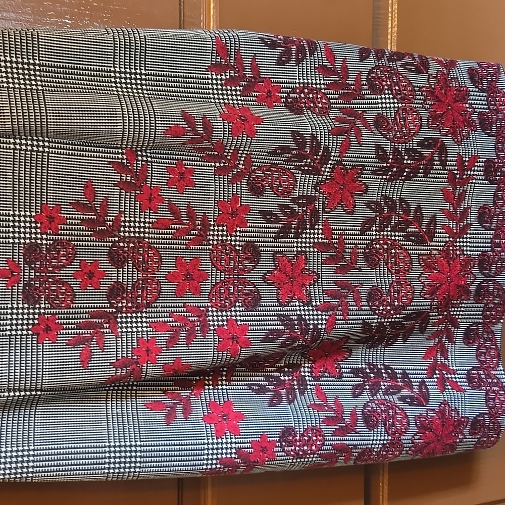Maggie L-Blk/white plaid straight stretchy dress with red floral print Sz 6. - Picture 6 of 9